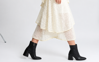 Bota feminina preta cano curto
